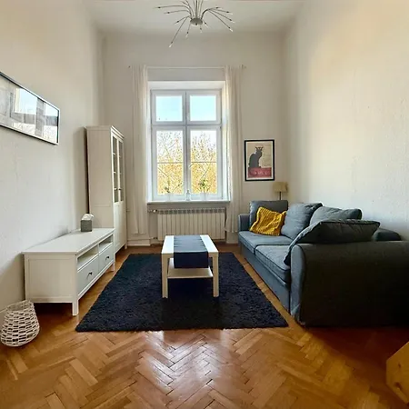 Cozy Bracka Varsovie