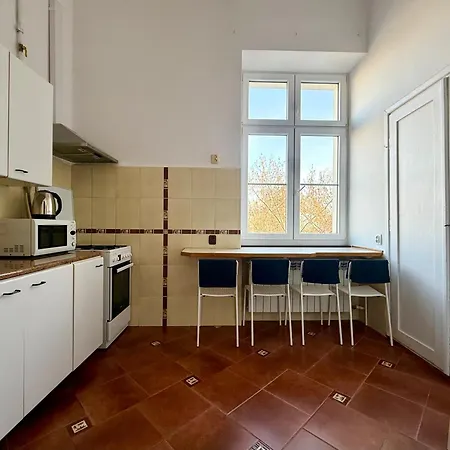 Cozy Bracka * Βαρσοβία